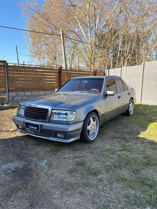 Mercedes Benz 300 foto 1