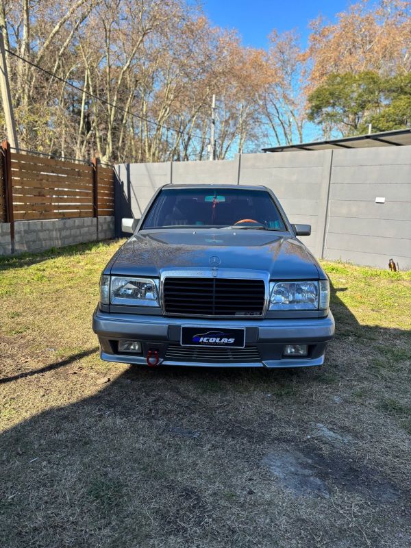 Mercedes Benz 300 foto 2