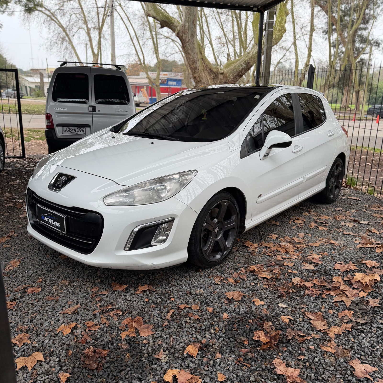 Peugeot 308 foto 1