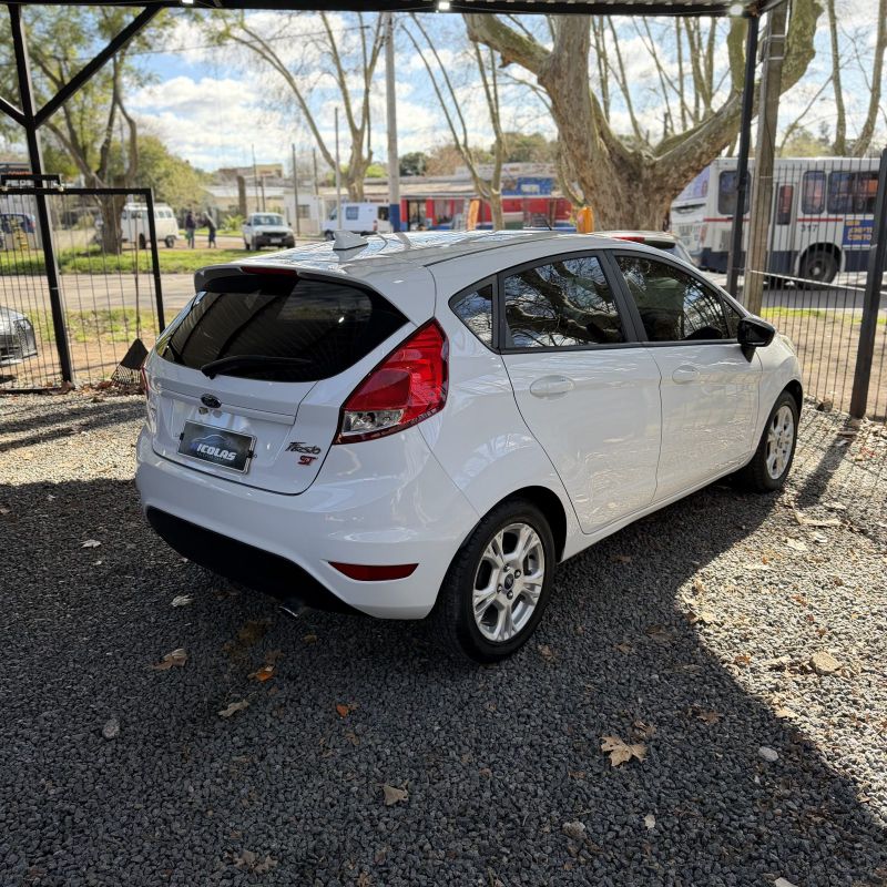 Ford Fiesta foto 4