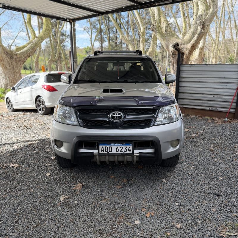 Toyota Hilux foto 2
